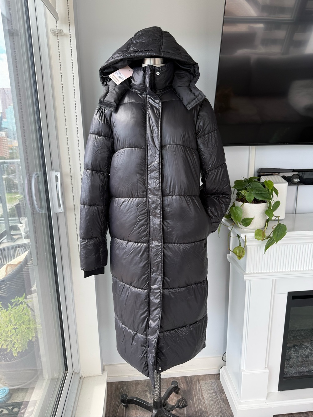 Missguided Long Black Hooded Puffer Coat - Picture 4 of 10